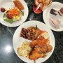 Tokyo Disneyland - Crystal Palace Restaurant - Buffet Meal